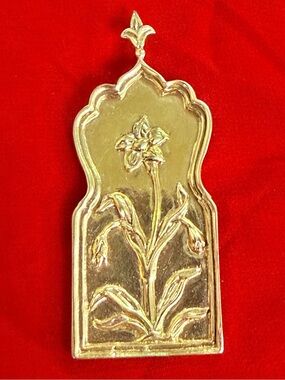 MMA Brooch Pendant gold tone and floral